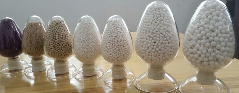 分子篩產(chǎn)品種類繁多應(yīng)用廣泛，技術(shù)壁壘較高